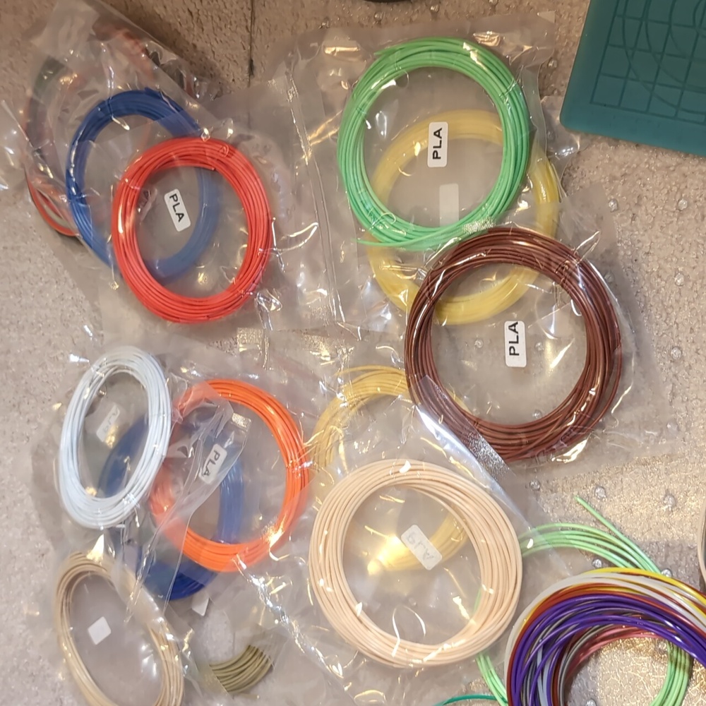 Dikale 3D Pen and Filament - Picture 4 of 10